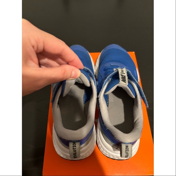 Little Boys Nike Revolution 5 Sneakers - Picture 6 of 7